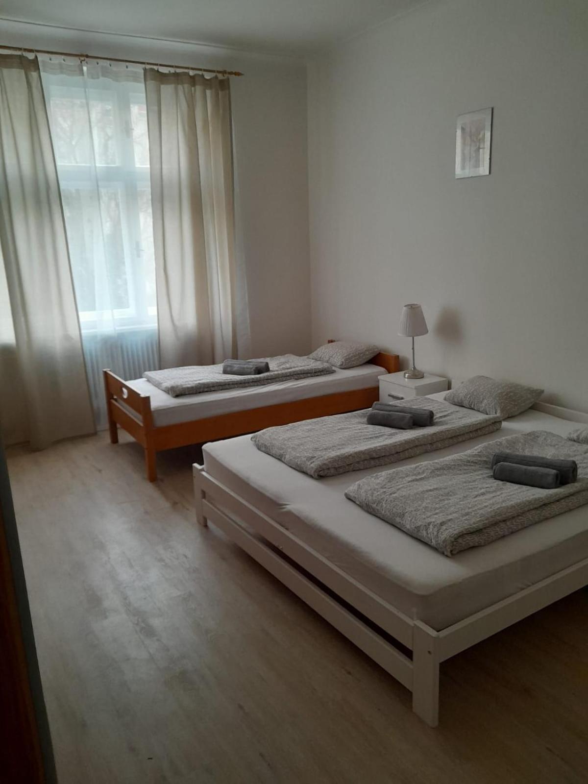 Lubert Apartmany S.R.O Prag Exterior foto