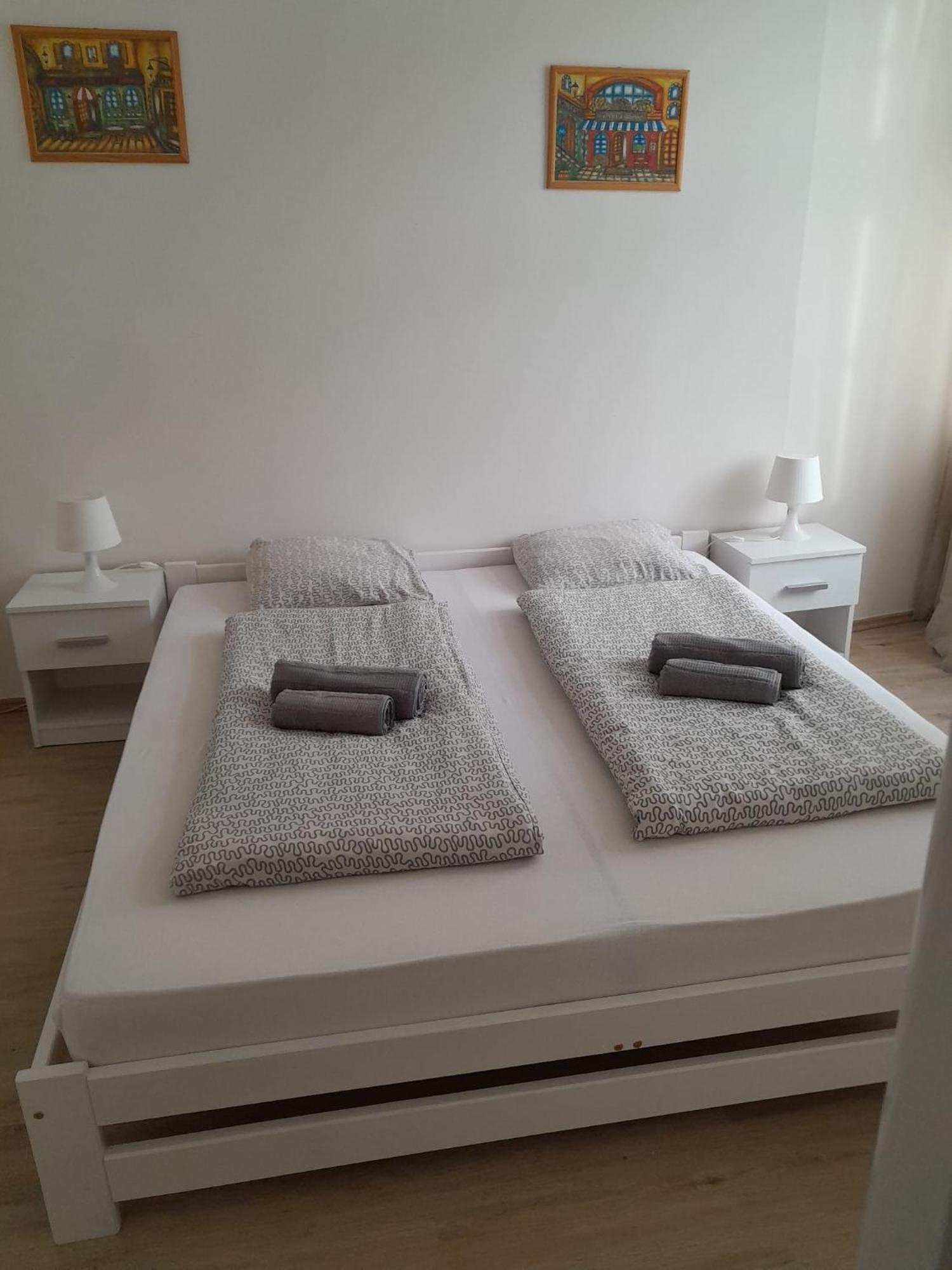 Lubert Apartmany S.R.O Prag Exterior foto