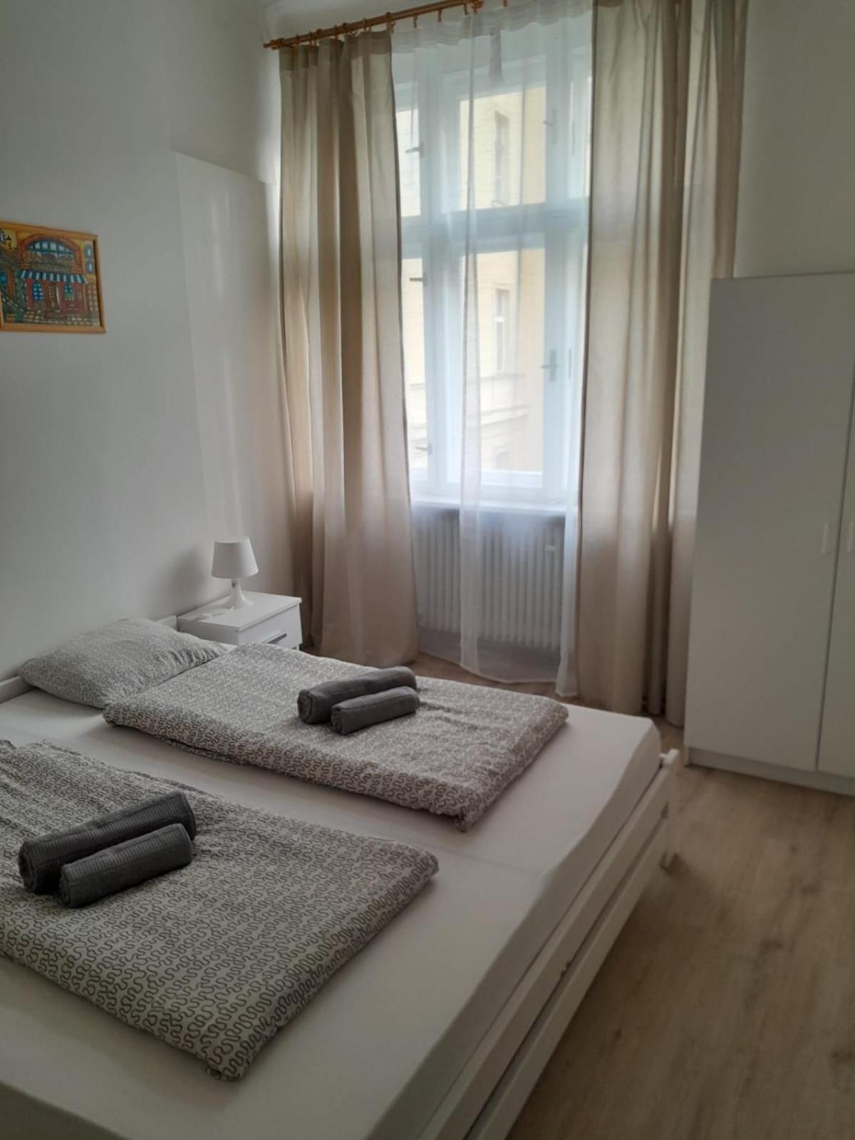 Lubert Apartmany S.R.O Prag Exterior foto
