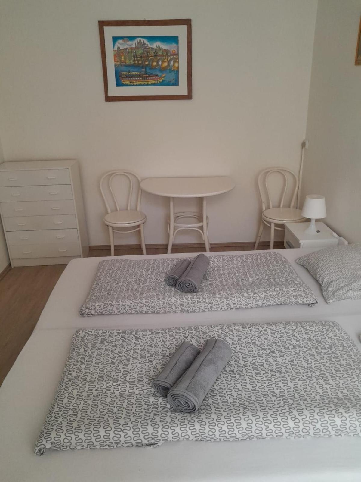 Lubert Apartmany S.R.O Prag Exterior foto