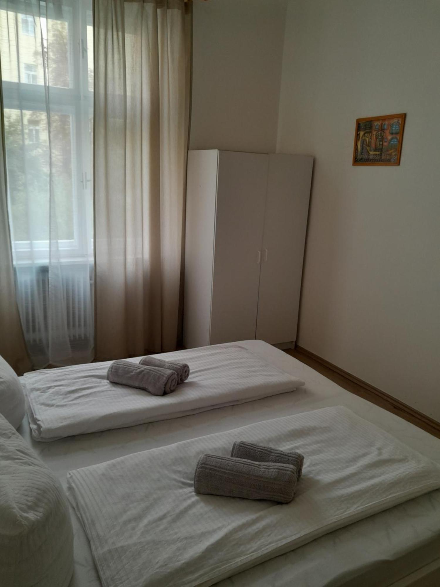 Lubert Apartmany S.R.O Prag Zimmer foto
