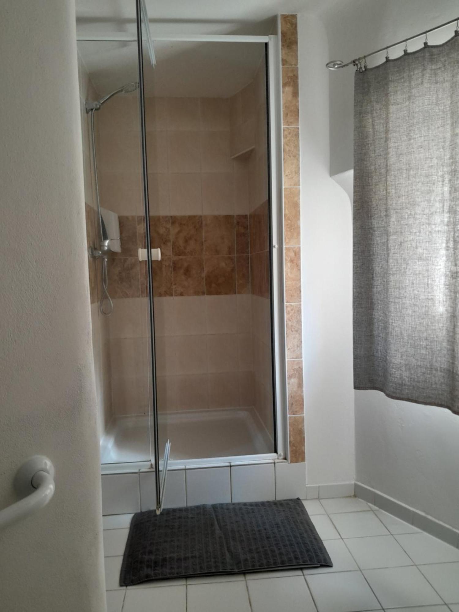 Lubert Apartmany S.R.O Prag Exterior foto