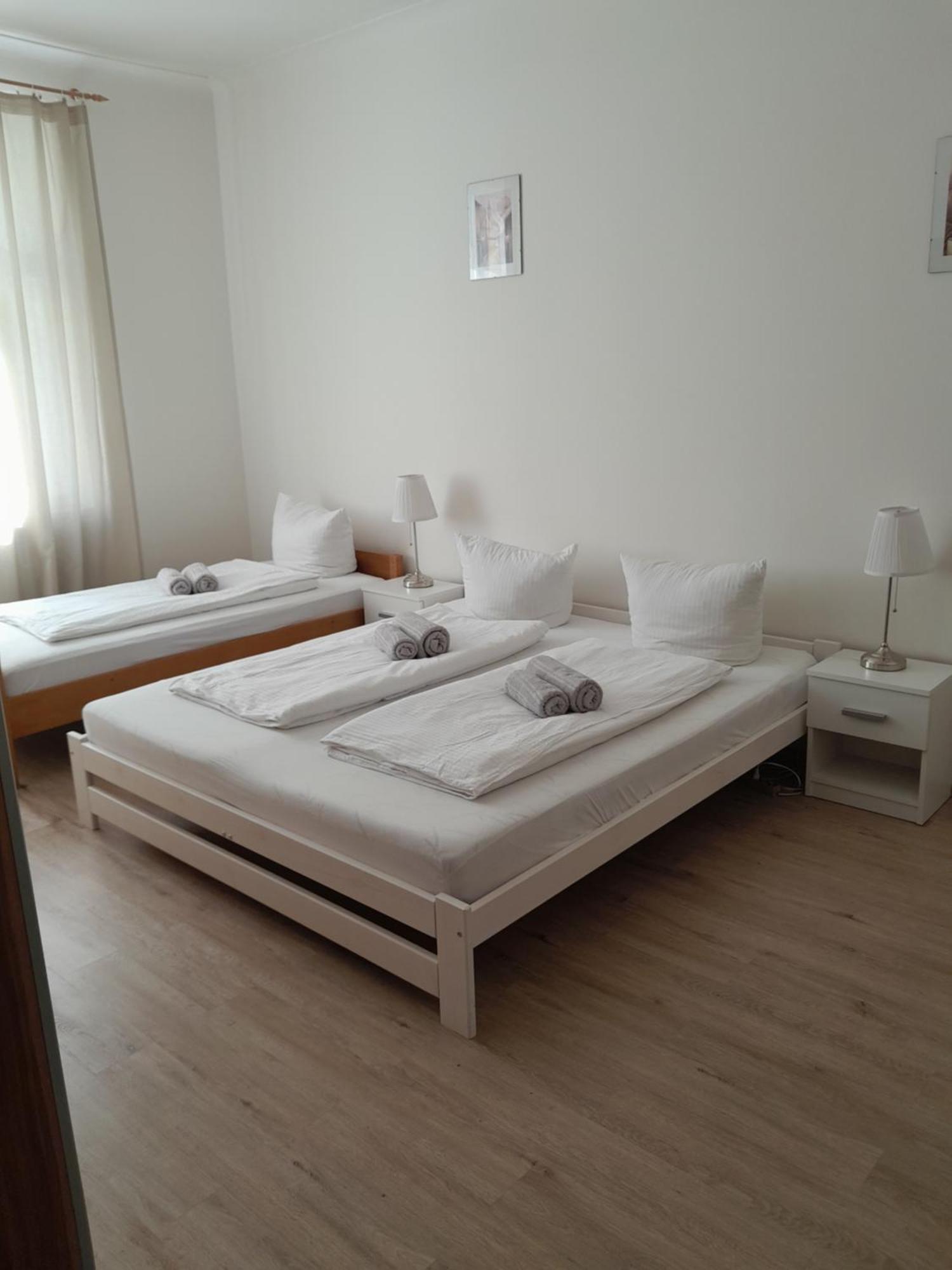 Lubert Apartmany S.R.O Prag Exterior foto